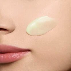 Clarins Invisible Sun Care Gel-To-Oil, SPF30, 50 Ml 9 Clarins Invisible Sun Care Gel-To-Oil, SPF30, 50 Ml -Clarins Salgsbutik 3380810304749 02