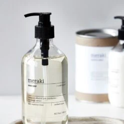 Meraki Tangled Woods Håndsæbe, 490 Ml -Clarins Salgsbutik meraki tangled woods hand soap 490 ml 3